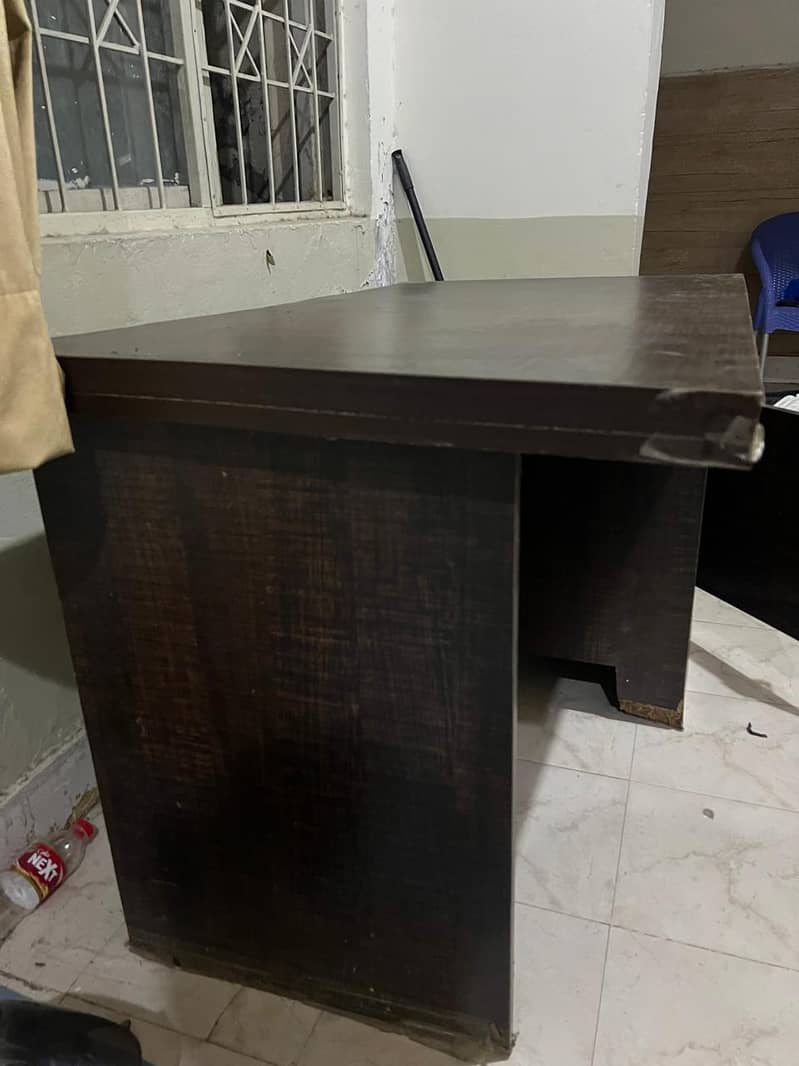 Office Table 4