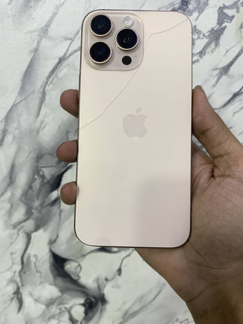 Apple iPhone 16 Pro Max 2