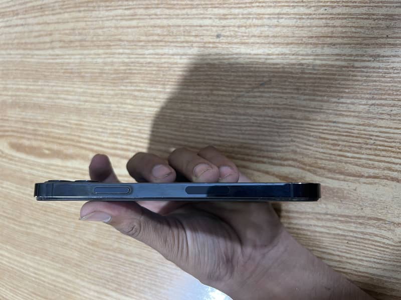 Apple iPhone 12 Pro 2