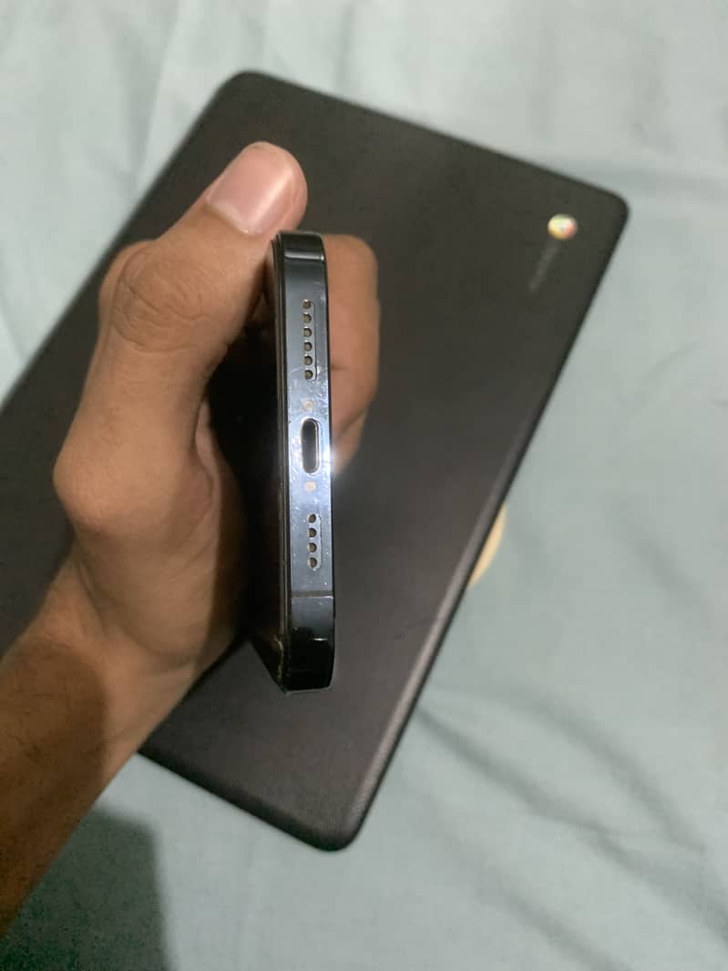 Apple iPhone 12 Pro Max 4