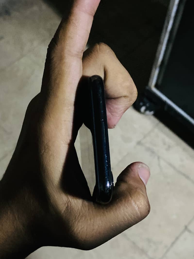 Apple iPhone X 3