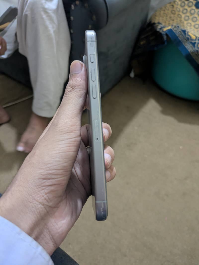 Apple iPhone 15 Pro Max 3