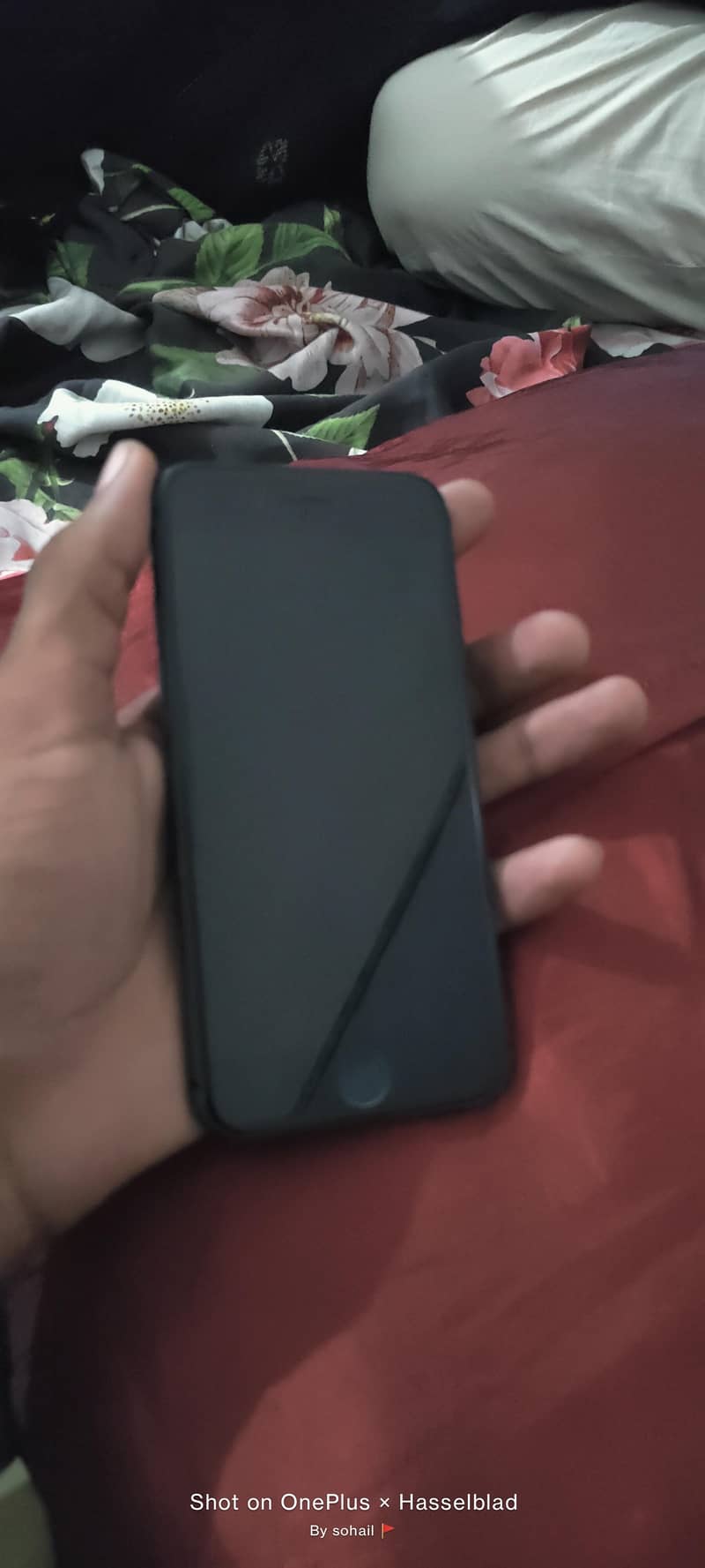 Apple iPhone 8 1