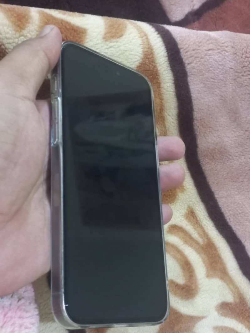Apple iPhone 15 Pro Max 3