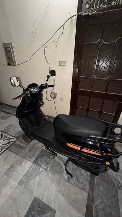 Crown Champion Standard EV Bike - Perfect Condition