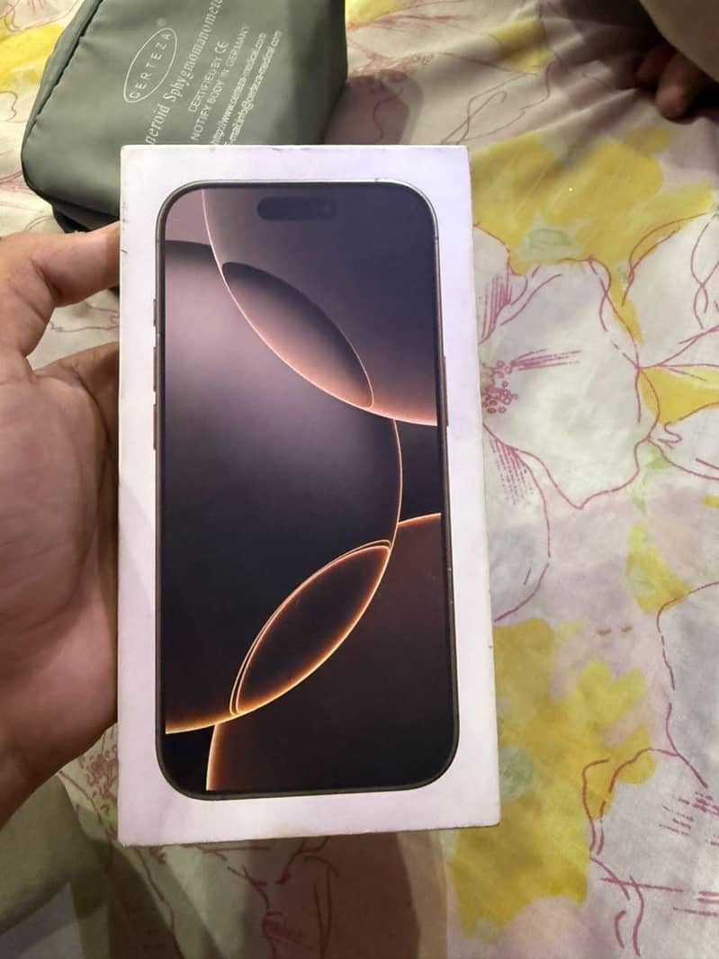 Apple iPhone 16 Pro 8
