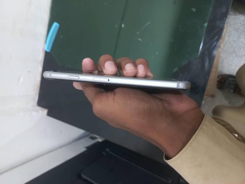 Apple iPhone 6S 2