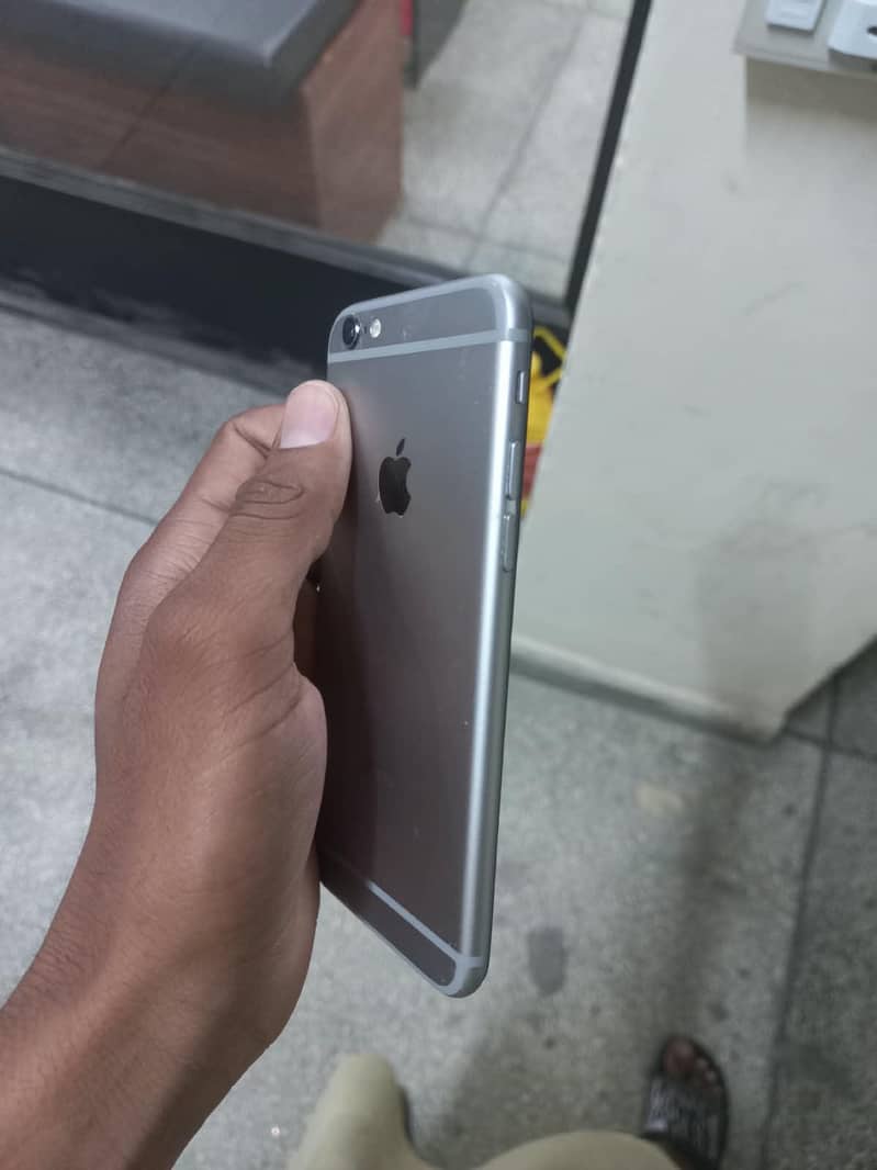Apple iPhone 6S 4
