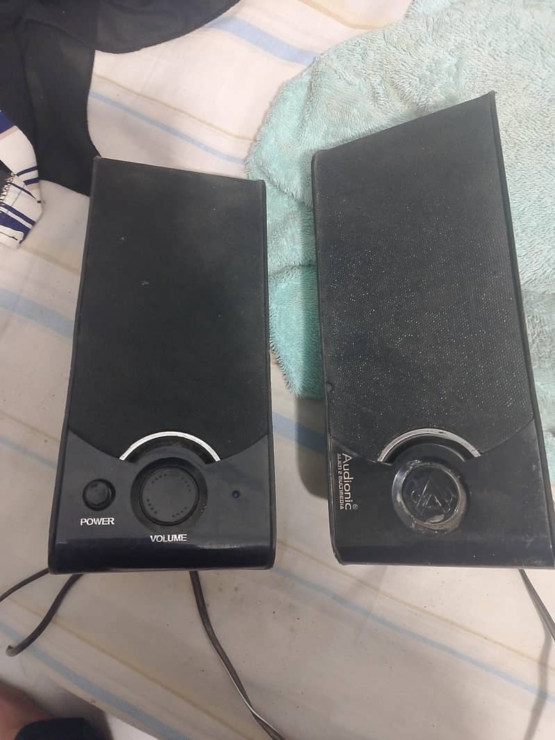 speakers 0
