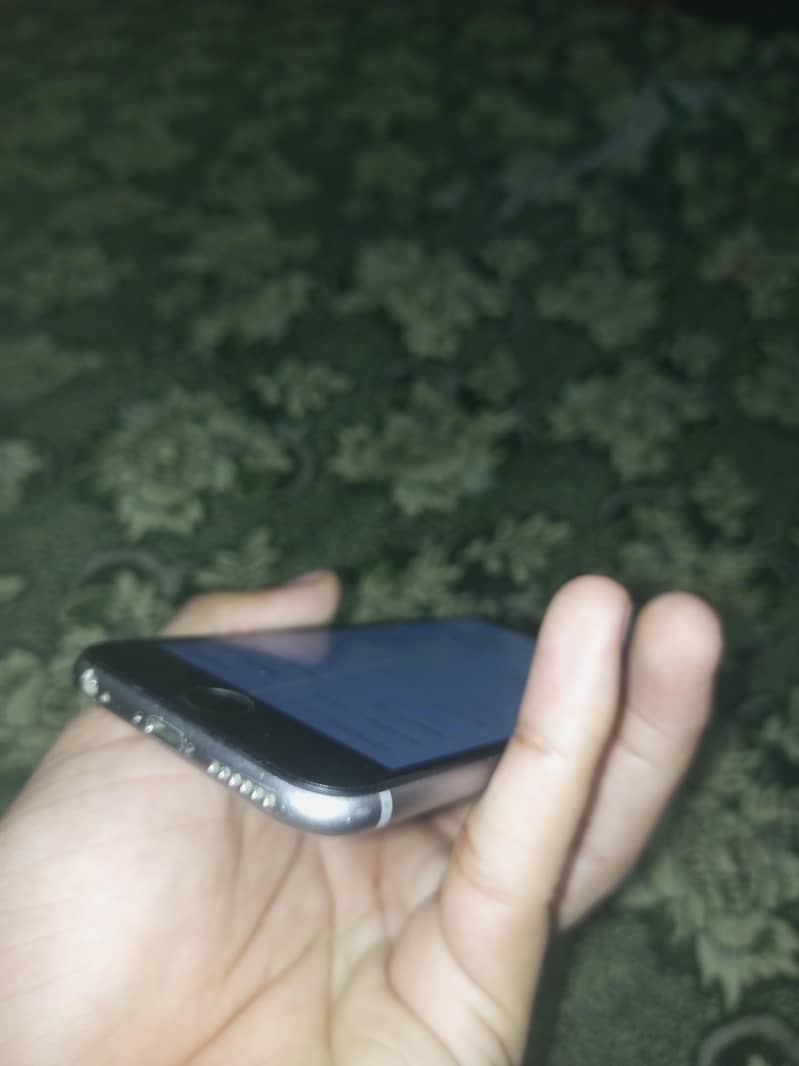 Apple iPhone 6S 5