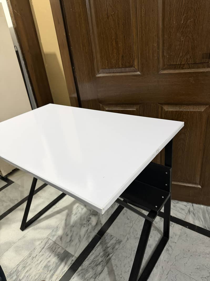 Study Table or Reading Desk New 10/10 1