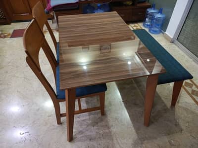 1st class condition like new dining table with chairs