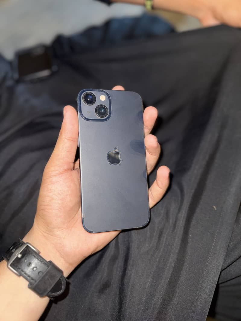 Apple iPhone 13 2