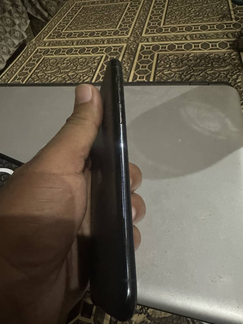 Apple iPhone 11 Pro 1
