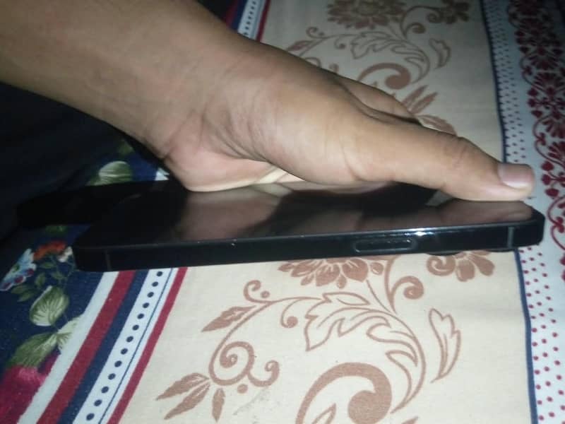 Apple iPhone 14 Pro Max 1