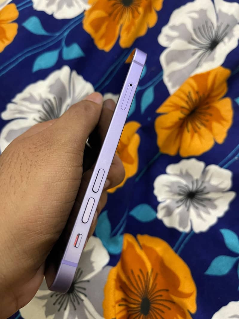 Apple iPhone 12 6