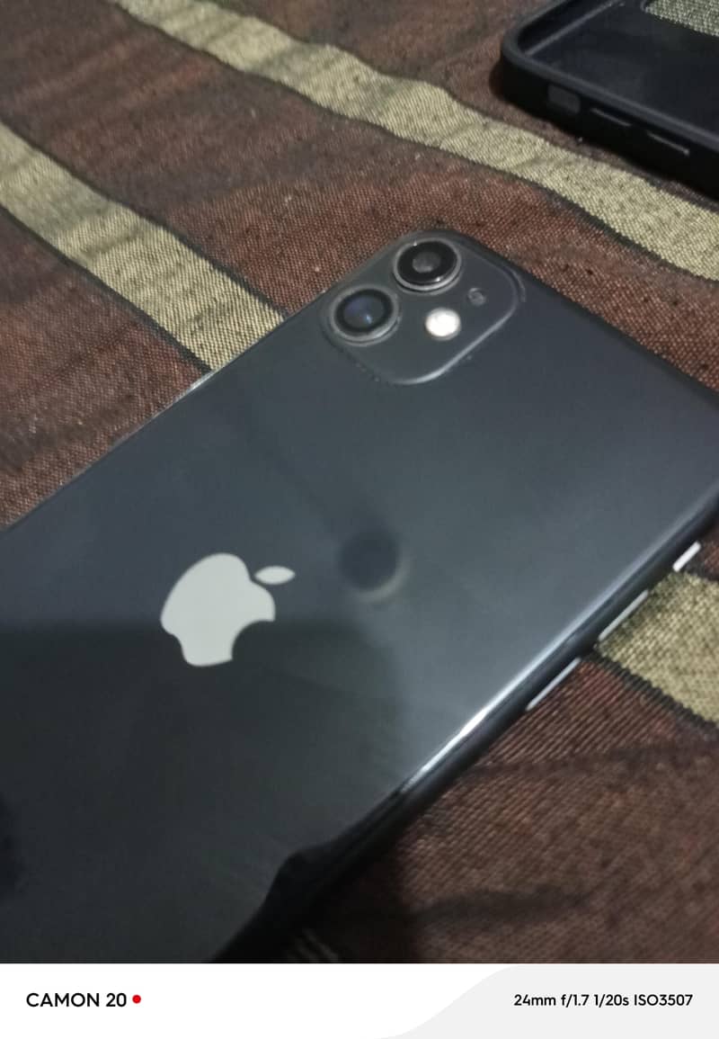 Apple iPhone 11 4