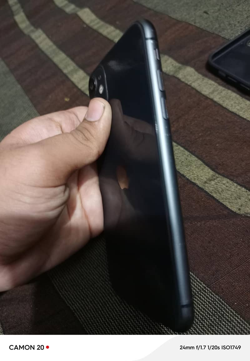 Apple iPhone 11 6