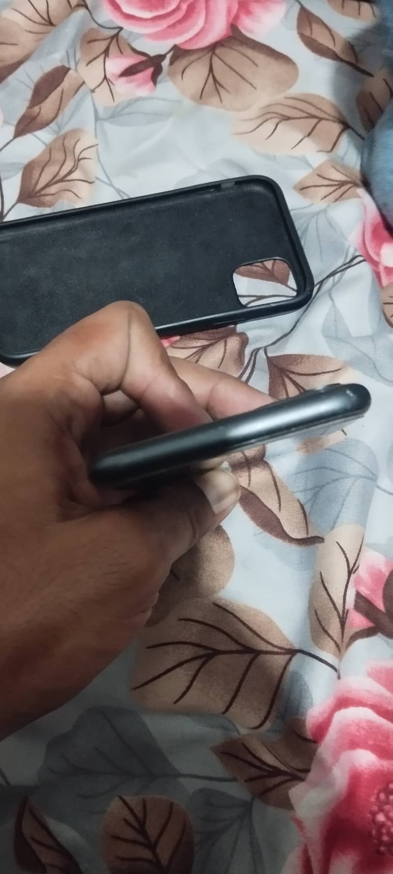 Apple iPhone 11 4