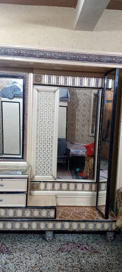 King size Dresser with 2 Side tables in Deco Polish