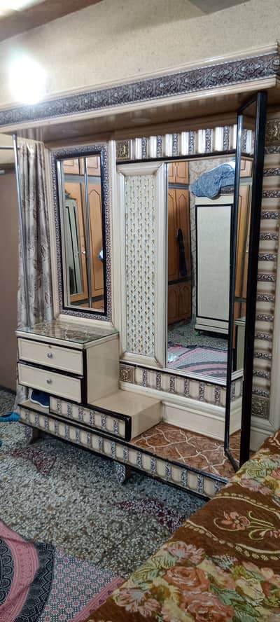 King size Dresser with 2 Side tables in Deco Polish