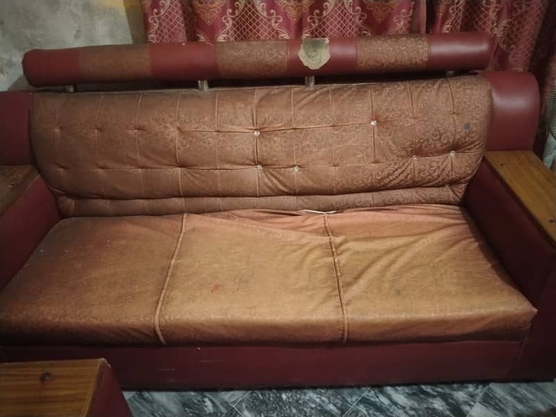 Sofa set available 3