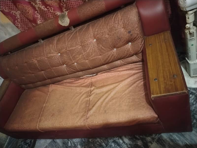 Sofa set available 4