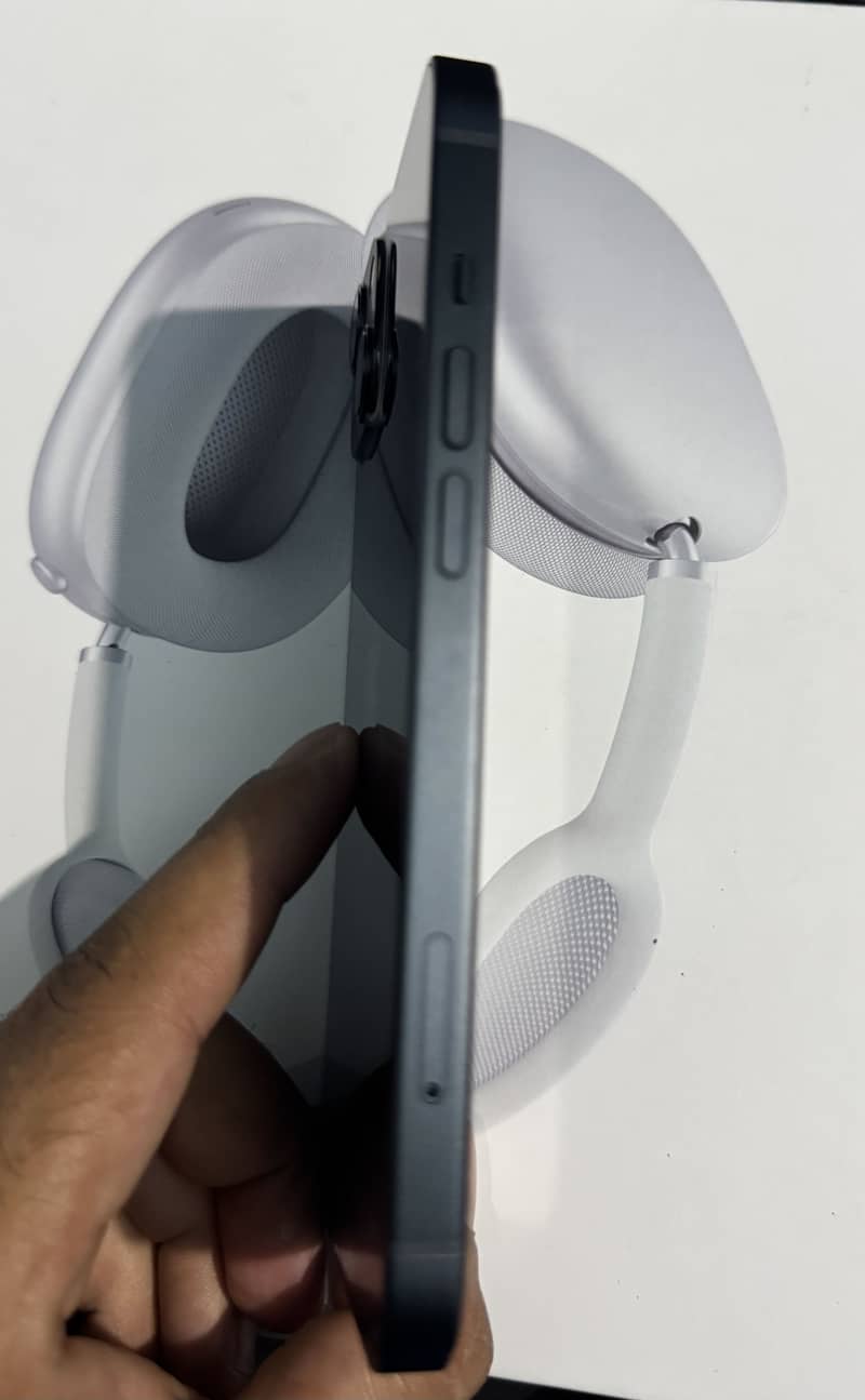 Apple iPhone 13 6