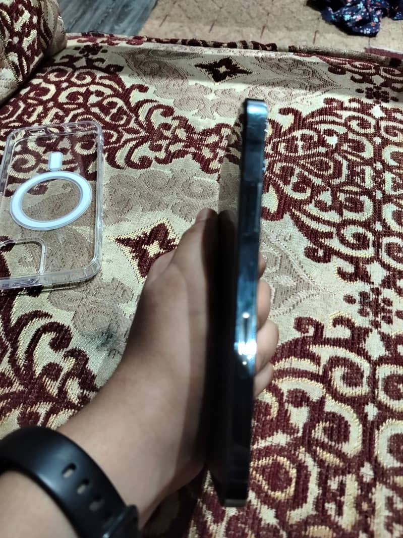 Apple iPhone 12 Pro 2