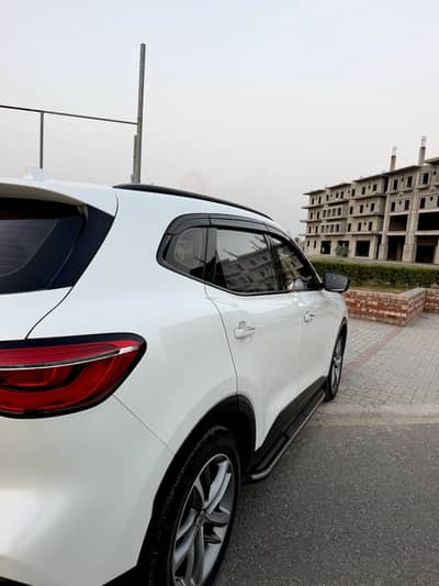 MG HS 2021