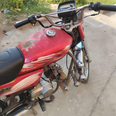 10by 9 hy 70 hy achi halat hy urgent sale