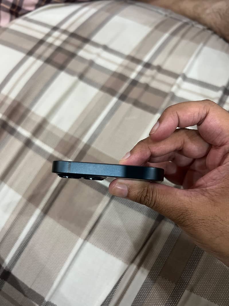 Apple iPhone 13 3