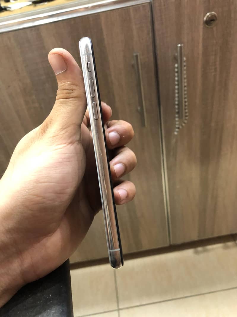 Apple iPhone X 1