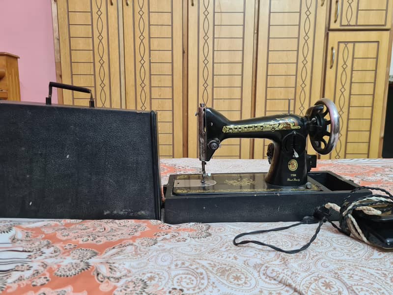 Singer Sewing Machine | Original 0
