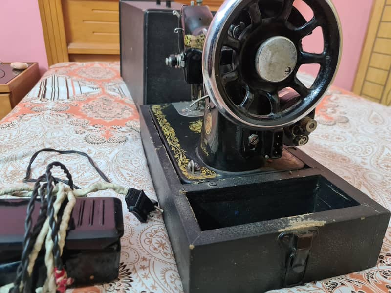 Singer Sewing Machine | Original 2