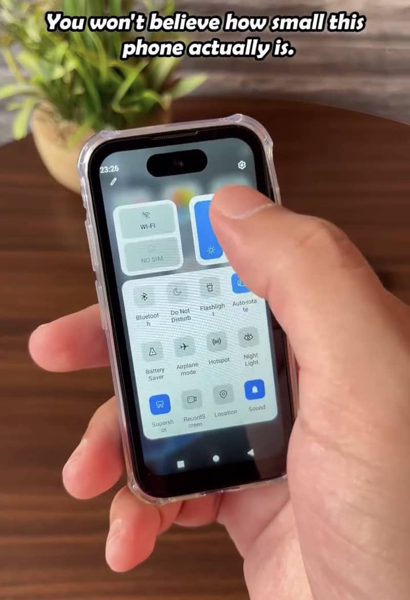 E-Tachi Mini Icon Smart phone - Mobile Phones - 1119614441