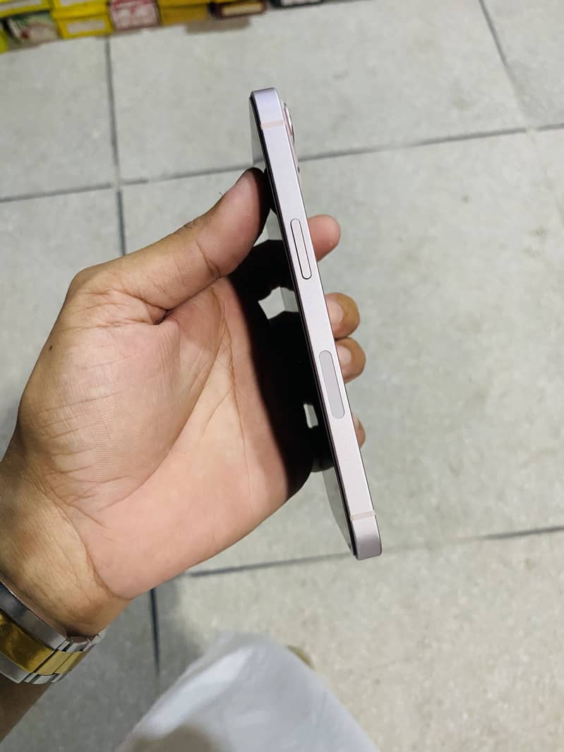 Apple iPhone 13 3