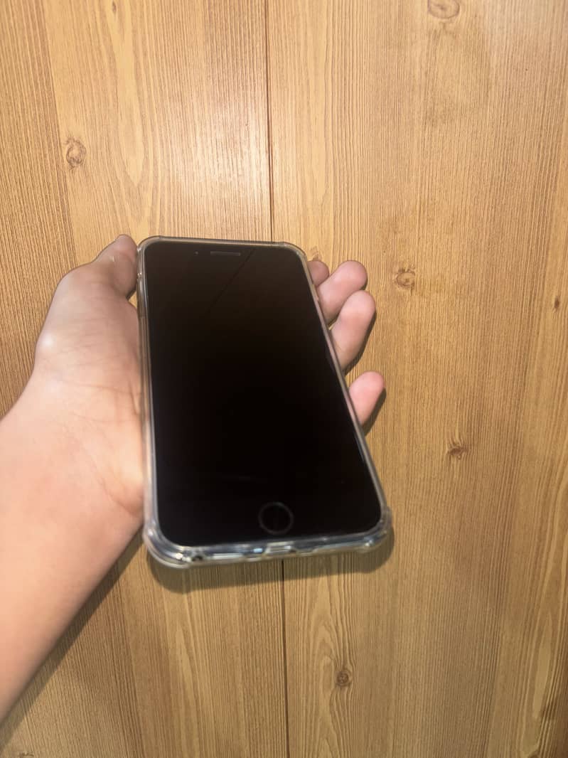 Apple iPhone 7 Plus 1