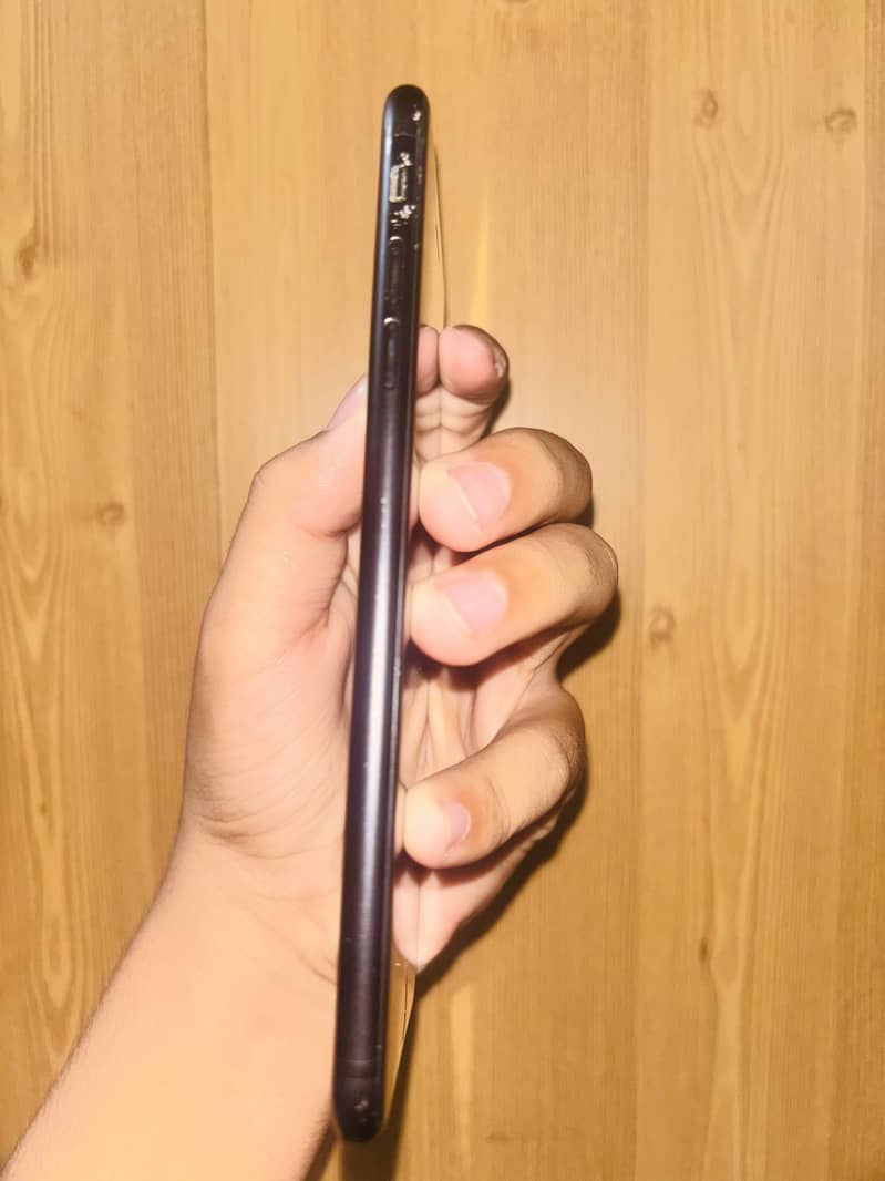 Apple iPhone 7 Plus 3