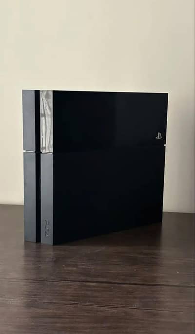 PS4 1TB (1000GB) JAILBREAK WITH 2 CONTROLLERS AND A ORIGINAL DOCK