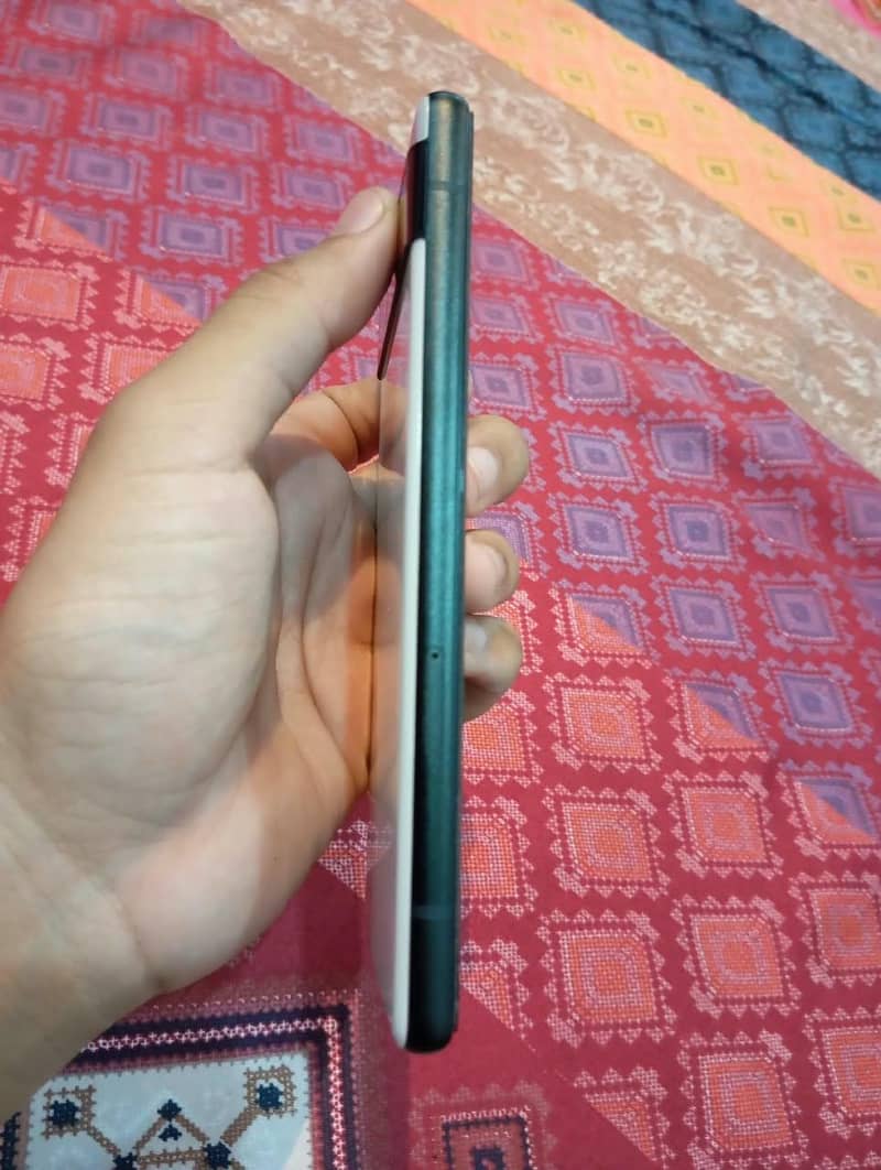 Google Pixel 6a 4