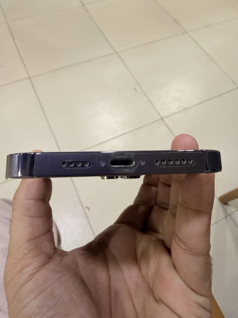 Apple iPhone 14 Pro Max 1