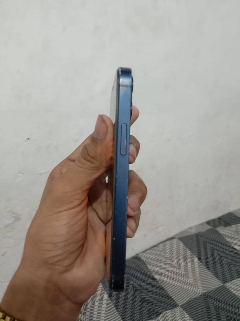 Apple iPhone 12 mini 1