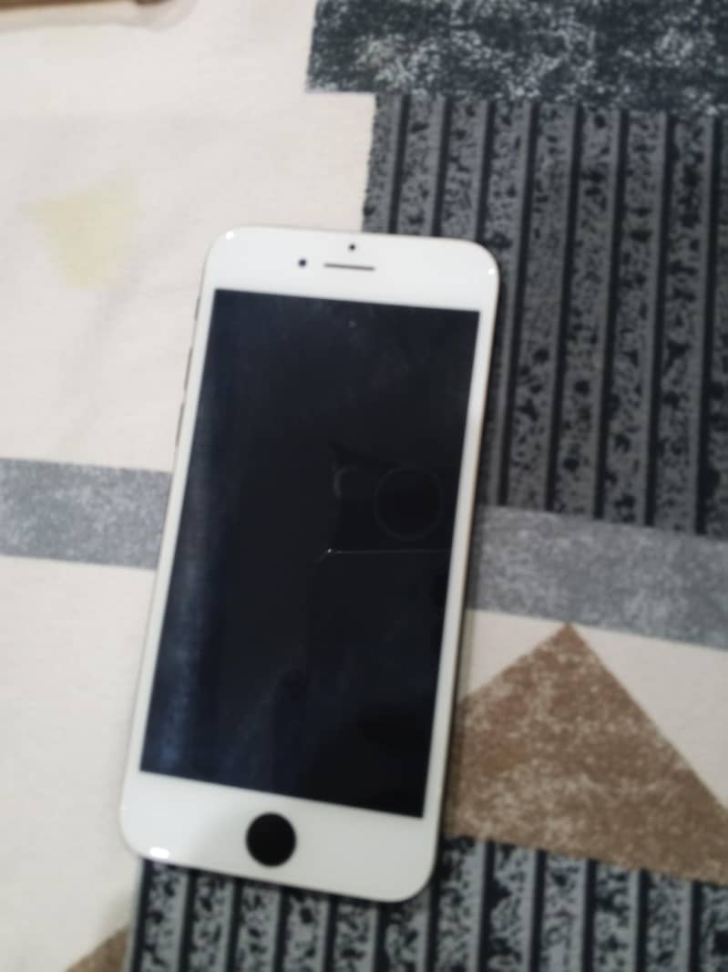 Apple iPhone 7 0