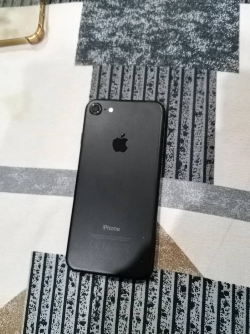 Apple iPhone 7 1