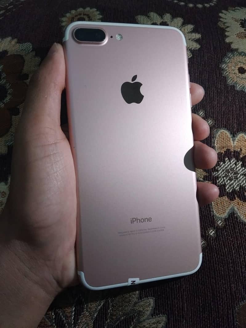 Apple iPhone 7 Plus 2