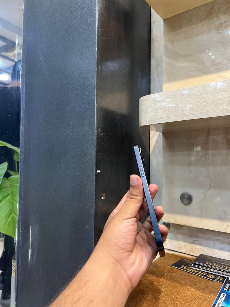 Apple iPhone 14 plus 3