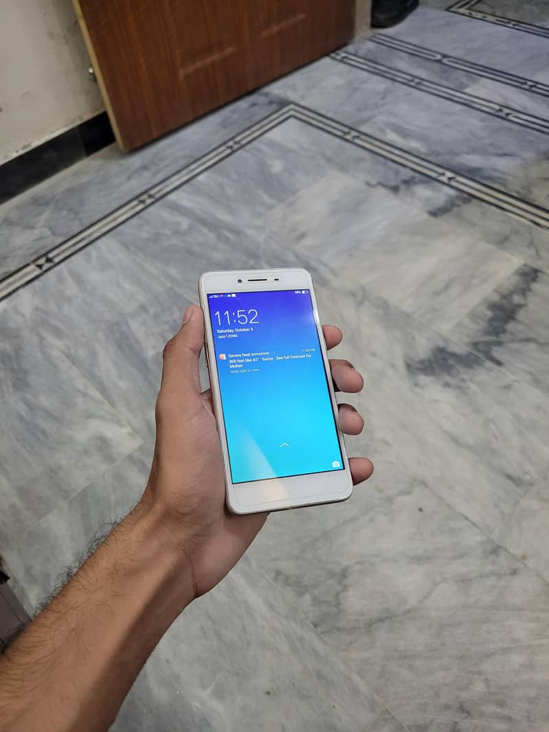OPPO A37 1