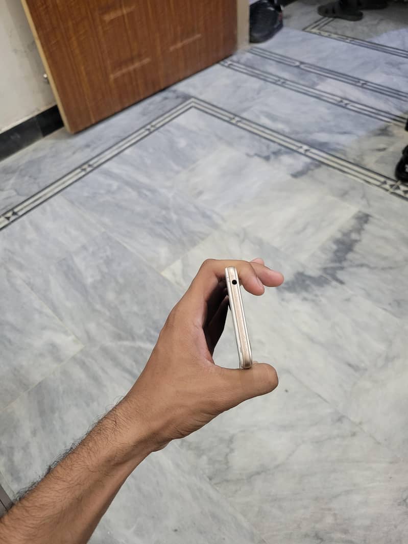 OPPO A37 2
