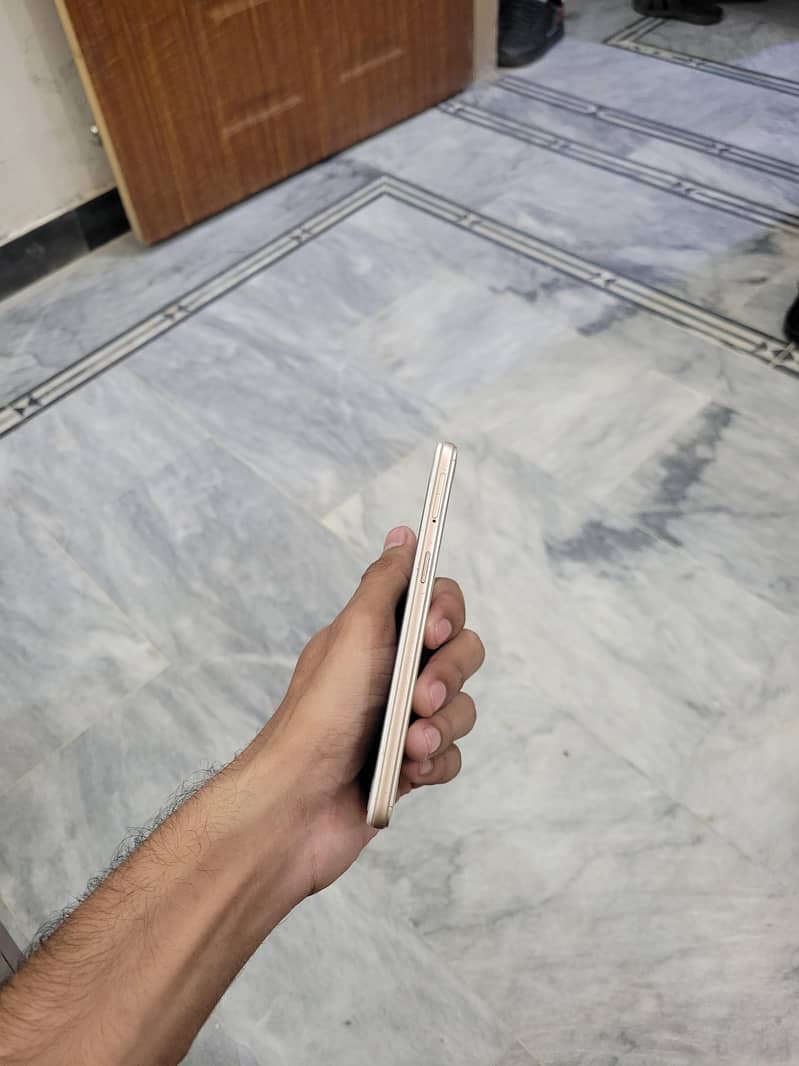OPPO A37 5